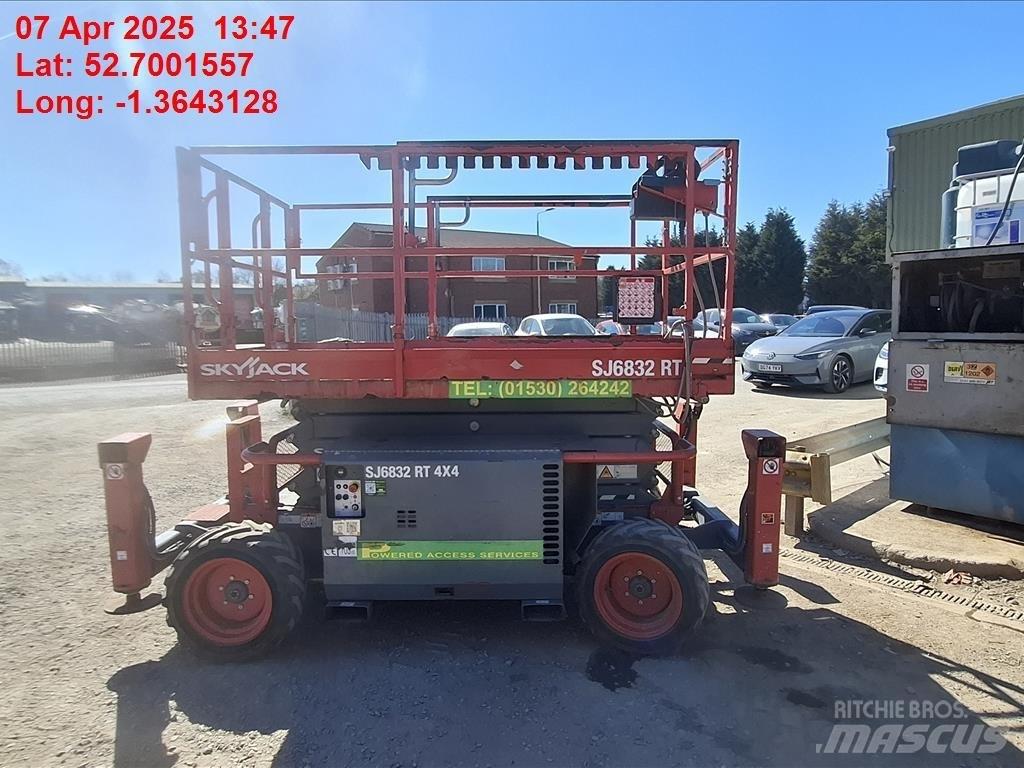 SkyJack SJ 6832 RT Nožnicové zdvíhacie plošiny