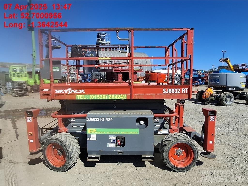 SkyJack SJ 6832 RT Nožnicové zdvíhacie plošiny