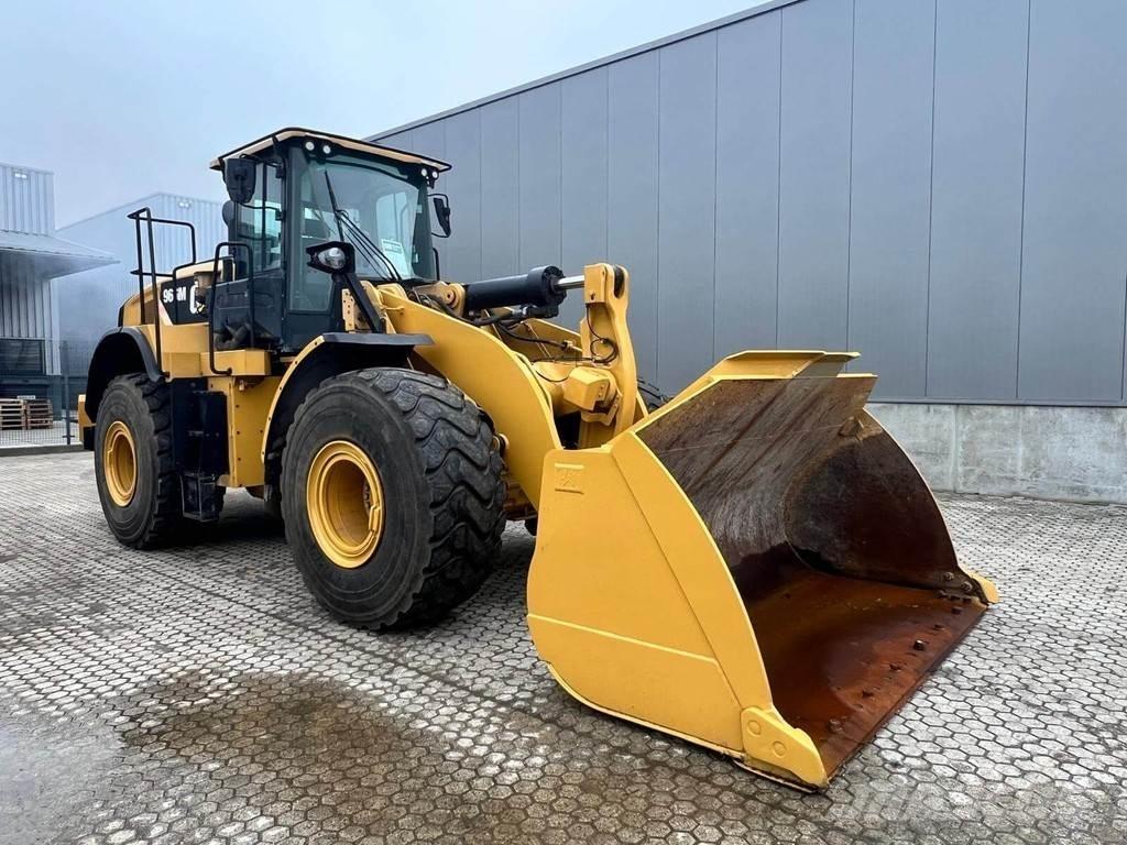 CAT 966M Kolesové nakladače