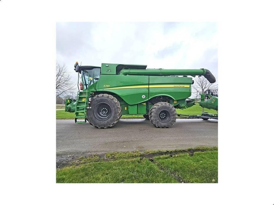 John Deere S 790 Kombinované zberacie stroje