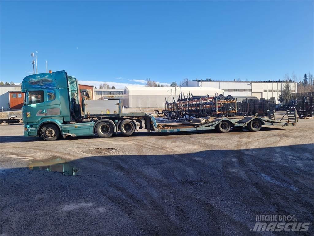 Scania R520 Nákladné automobily na prepravu lesných strojov