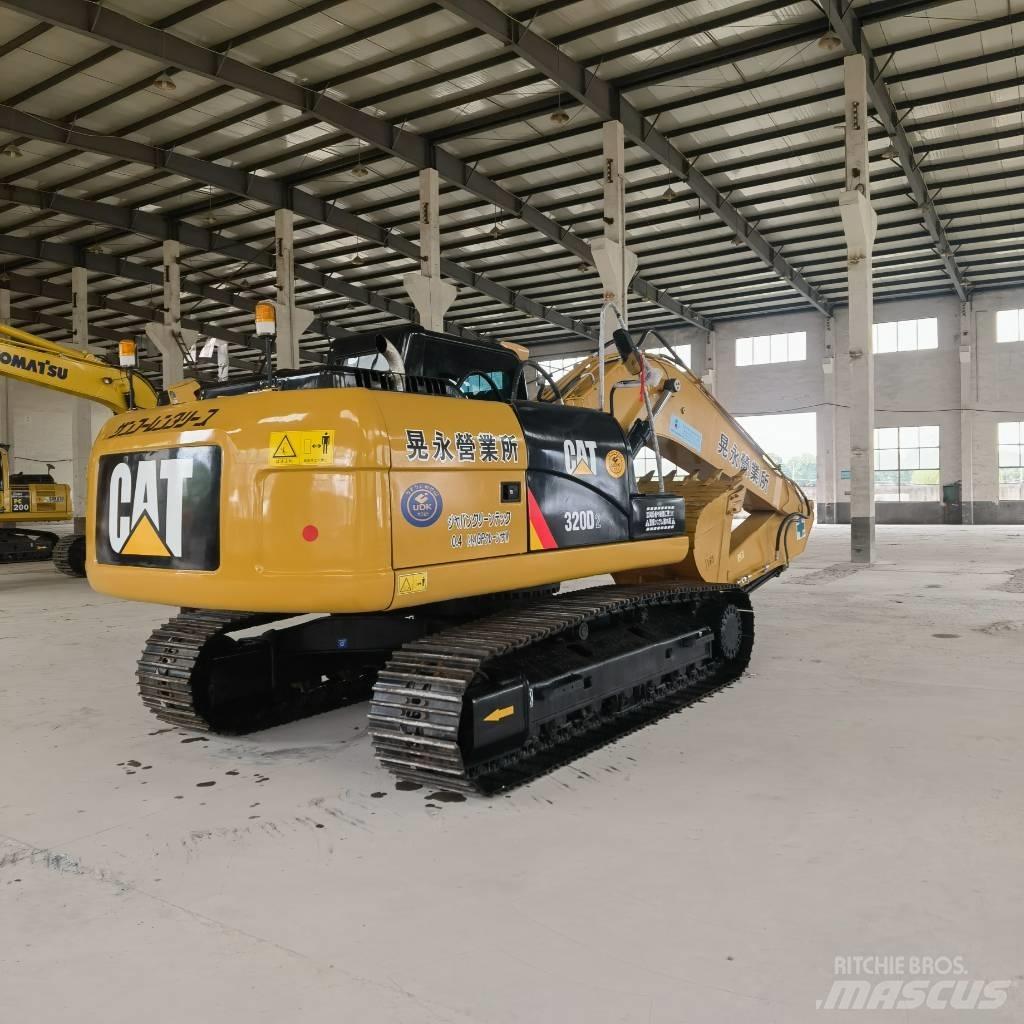 CAT 320 D2 Pásové rýpadlá
