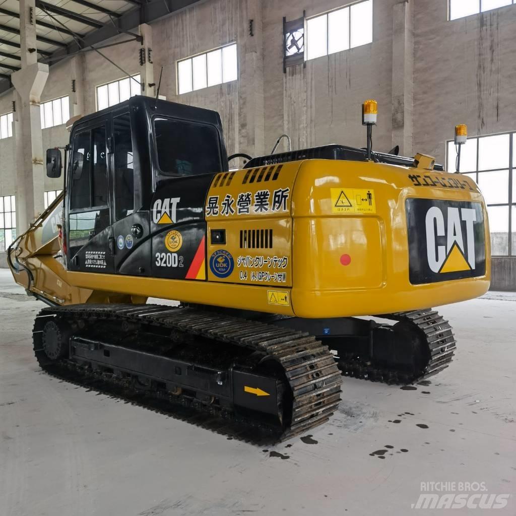 CAT 320 D2 Pásové rýpadlá