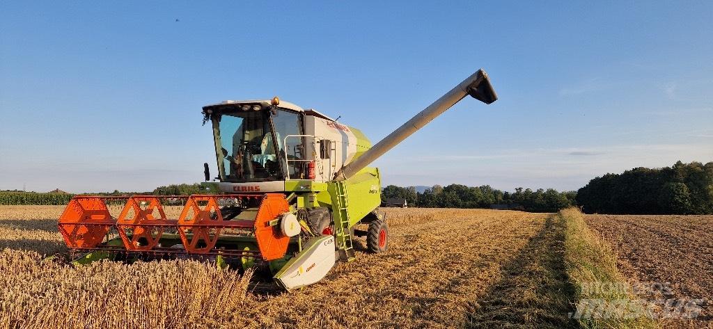 CLAAS Avero 240 Kombinované zberacie stroje