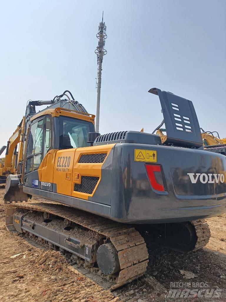 Volvo EC 220 Pásové rýpadlá