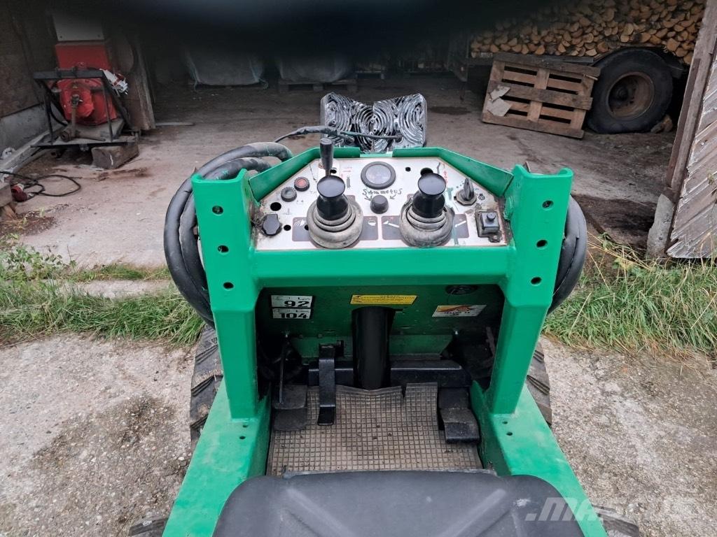 Avant 314 Šmykom riadené nakladače