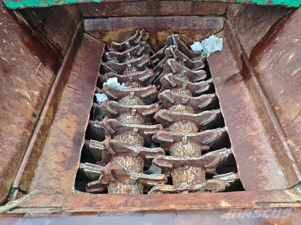 Haas 700x2000 Drviče odpadu