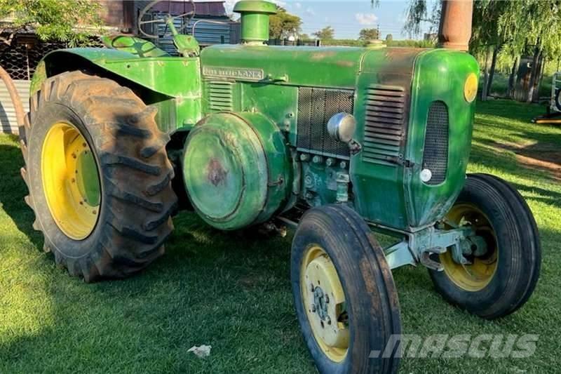 John Deere Lance Traktory