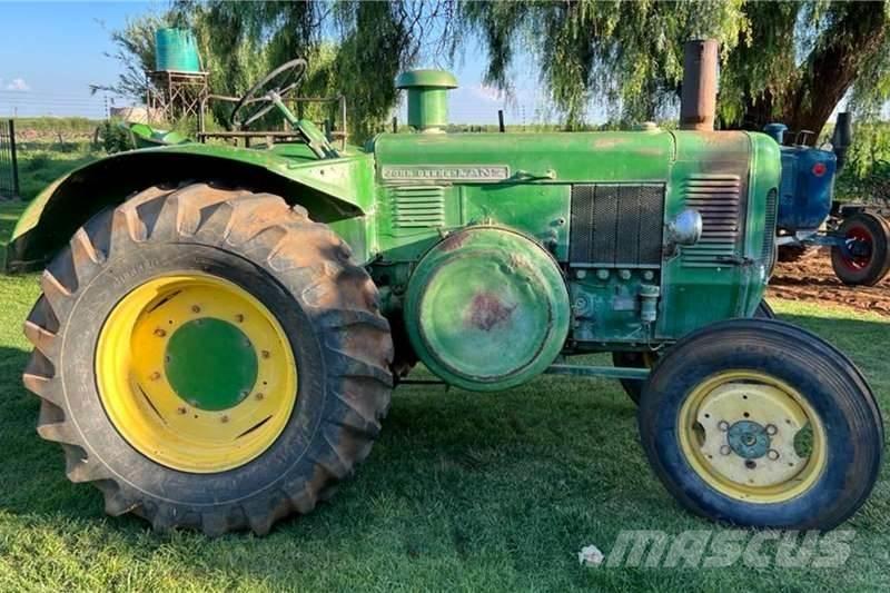 John Deere Lance Traktory