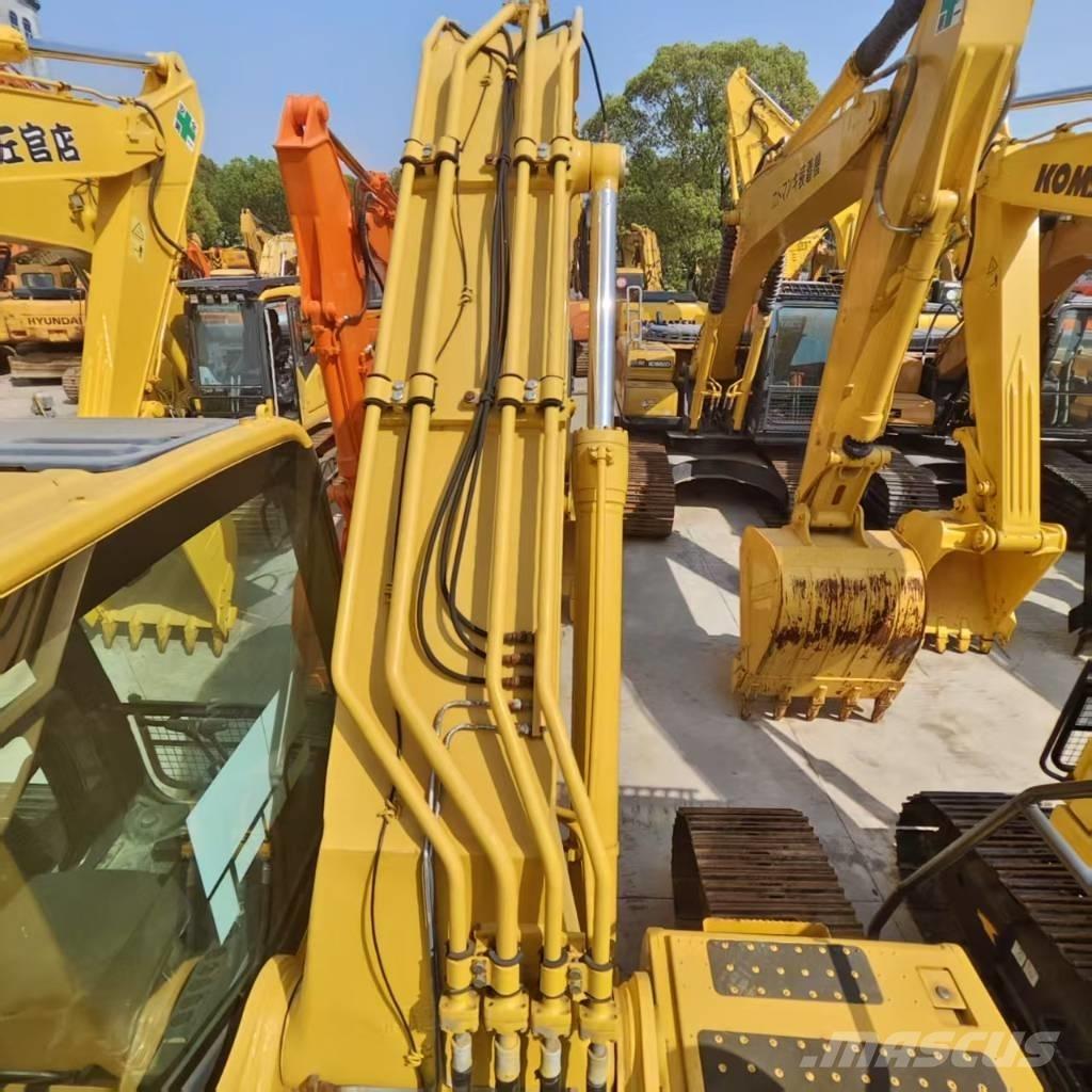 Komatsu PC 220-8 Pásové rýpadlá