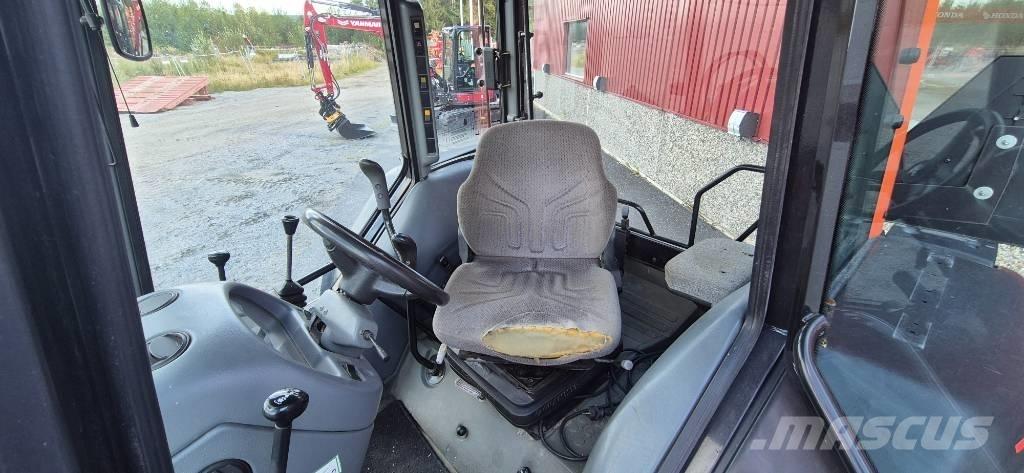 Valtra A 75 Traktory