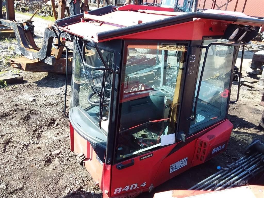 Komatsu 840.4 Kabíny a interiér
