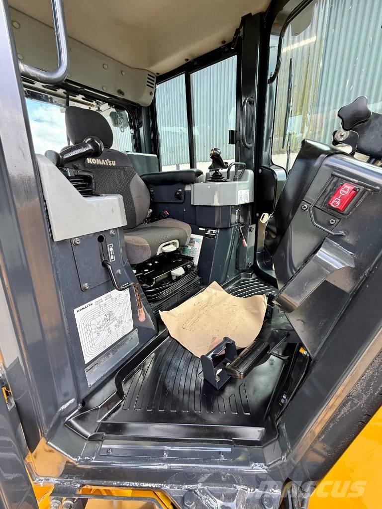Komatsu D 61 PXi-24 Pásové dozéry