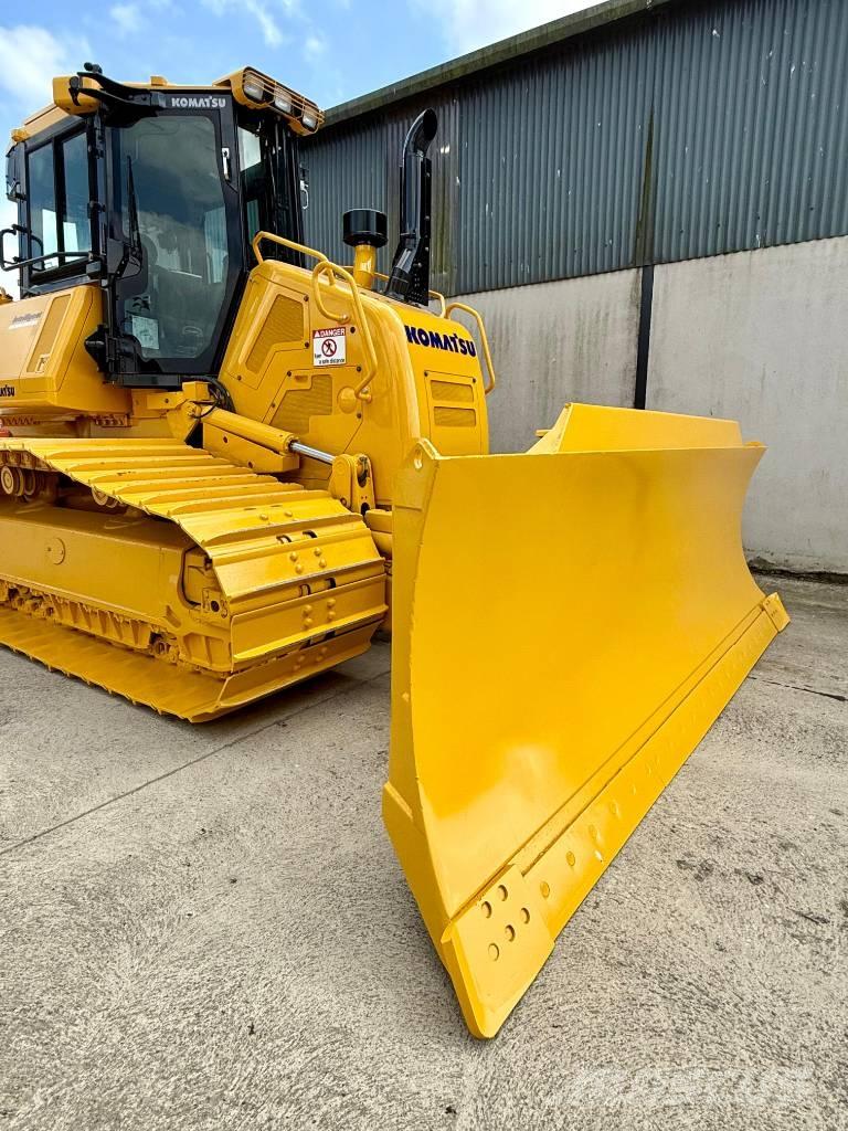 Komatsu D 61 PXi-24 Pásové dozéry