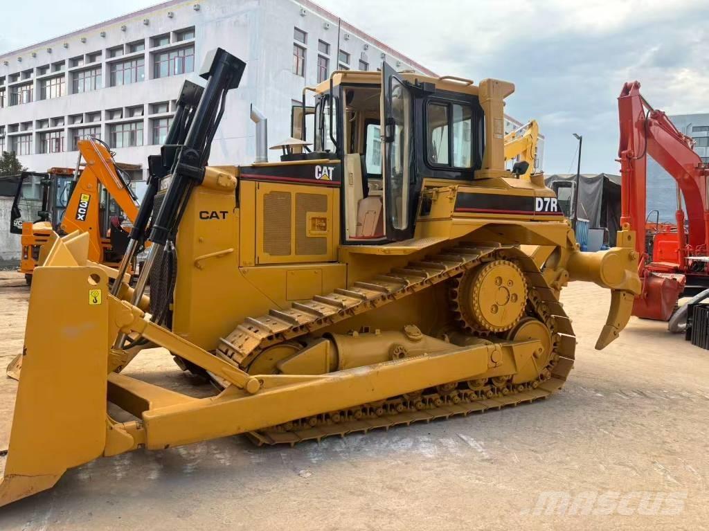 CAT D 7 R Pásové dozéry