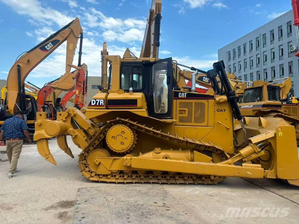 CAT D 7 R Pásové dozéry