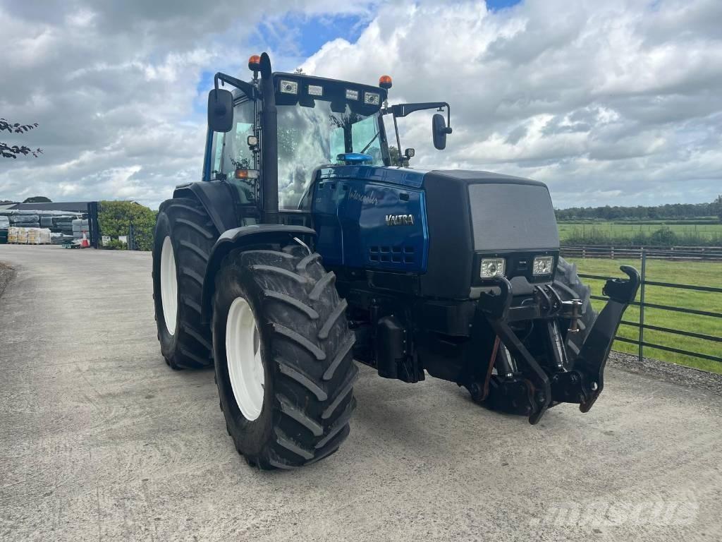 Valtra 8950 HiTech 4 Traktory