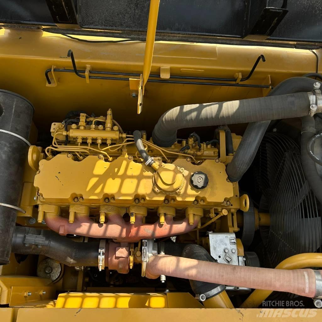 CAT 320 D Pásové rýpadlá