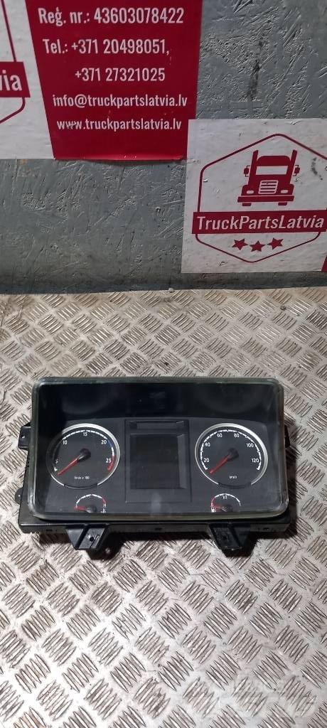 Scania R 440    2052210 Kabíny a interiér