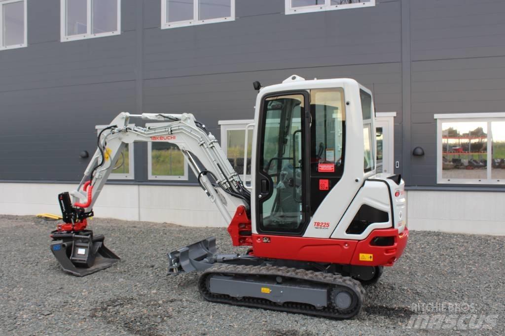 Takeuchi TB 225 Mini rýpadlá < 7t