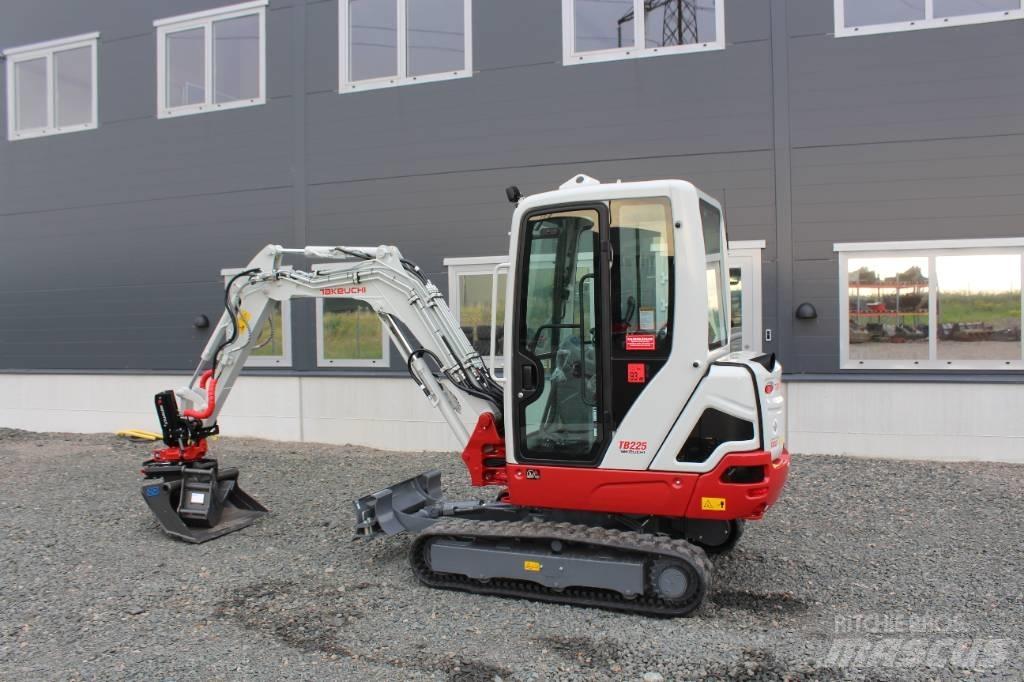 Takeuchi TB 225 Mini rýpadlá < 7t