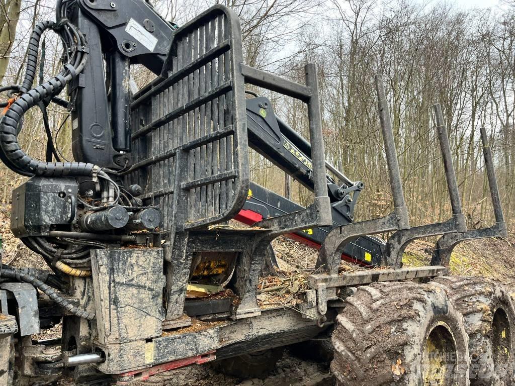 John Deere 1210 E Lesné traktory