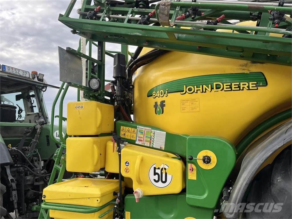 John Deere 840 TF Ťahané postrekovače