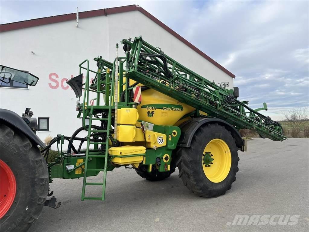 John Deere 840 TF Ťahané postrekovače