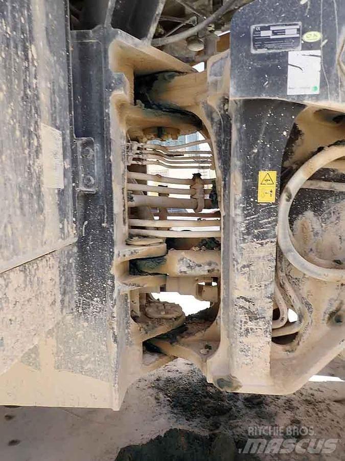 Komatsu WA600-8EO Kolesové nakladače