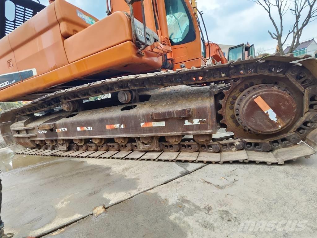 Doosan DX 300 LC Pásové rýpadlá
