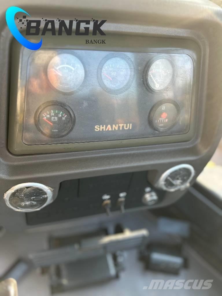 Shantui SD 16 Pásové dozéry