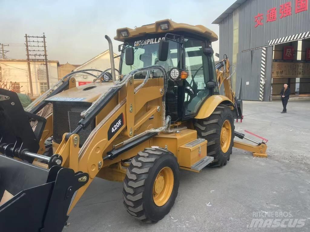 CAT CAT420F Kolesové nakladače