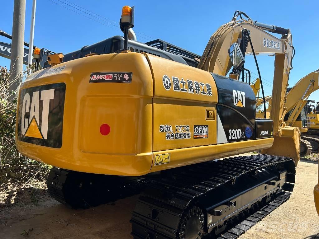 CAT 320D2L Pásové rýpadlá