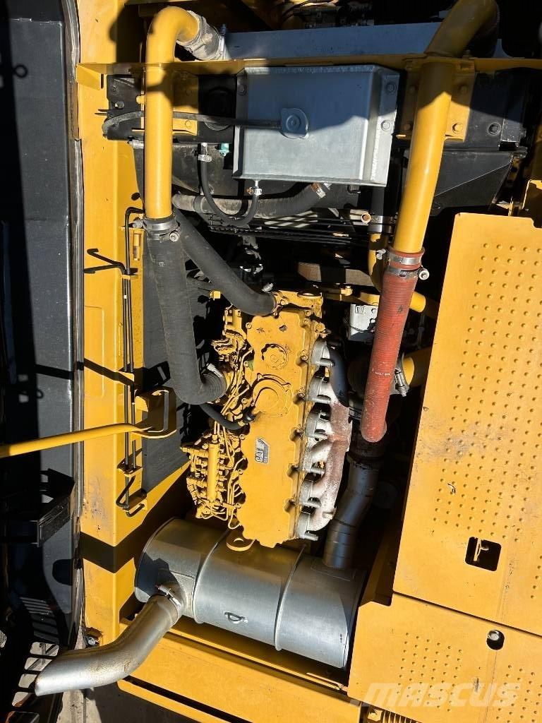 CAT 320D2L Pásové rýpadlá