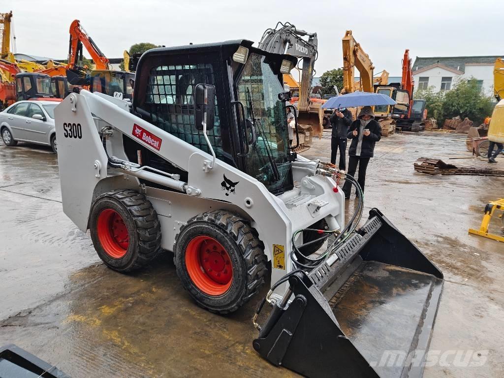 Bobcat S 300 Šmykom riadené nakladače