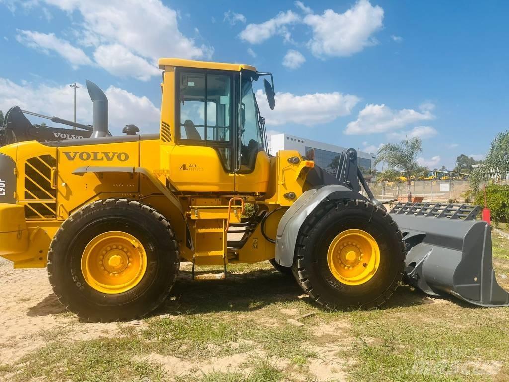 Volvo L 90 F Kolesové nakladače