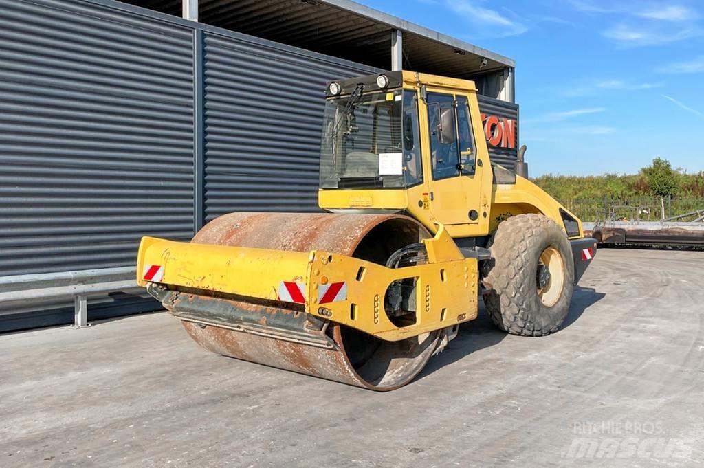 Bomag BW 213 DH-4 Ťahačové valce