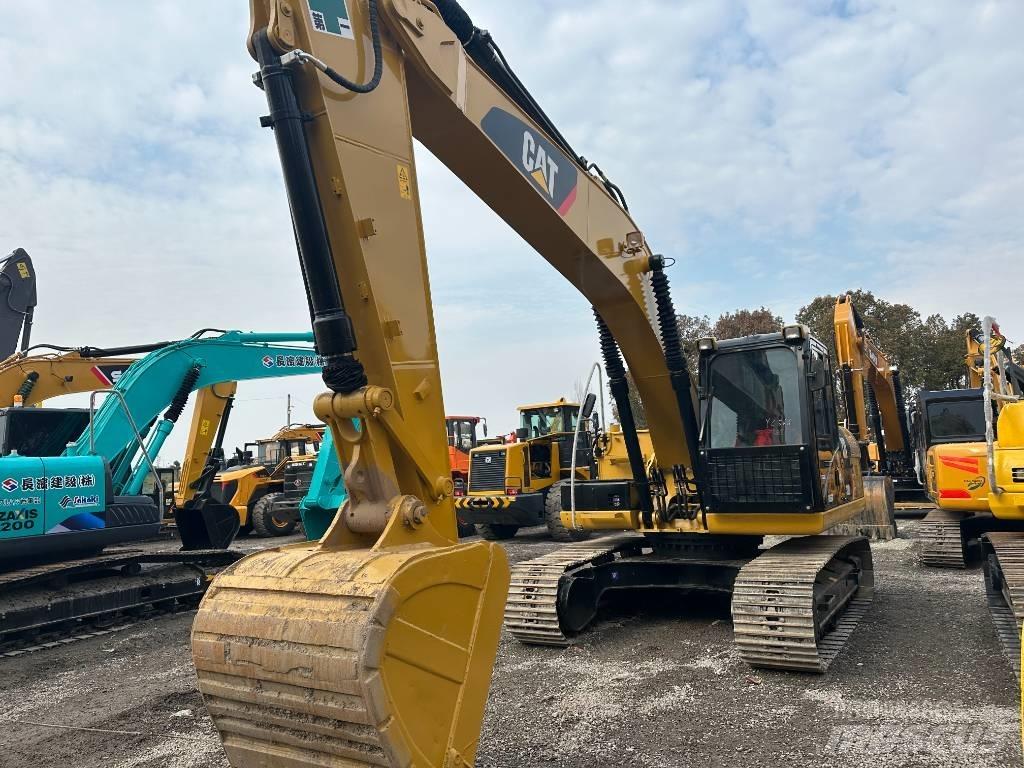 CAT 320 D2 Pásové rýpadlá