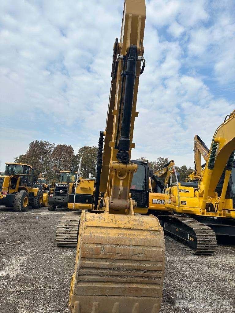 CAT 320 D2 Pásové rýpadlá