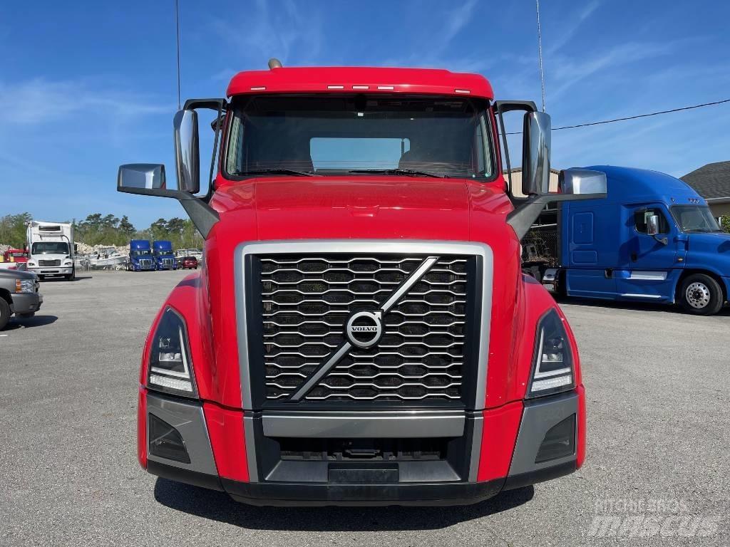 Volvo VNL64T300 Ťahače