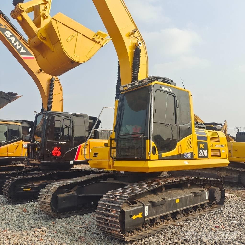 Komatsu PC 200-8 Pásové rýpadlá