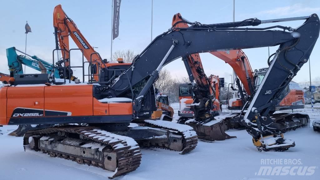 Doosan DX 255 LC-5 Pásové rýpadlá