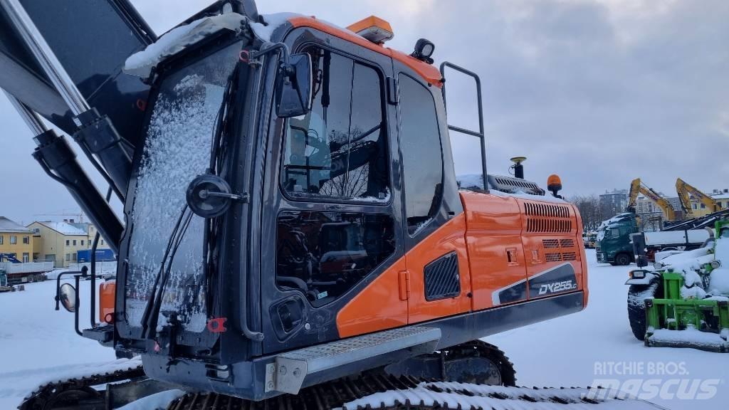 Doosan DX 255 LC-5 Pásové rýpadlá