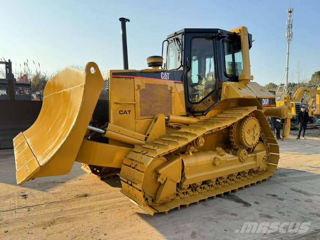 CAT D 6 R Pásové dozéry