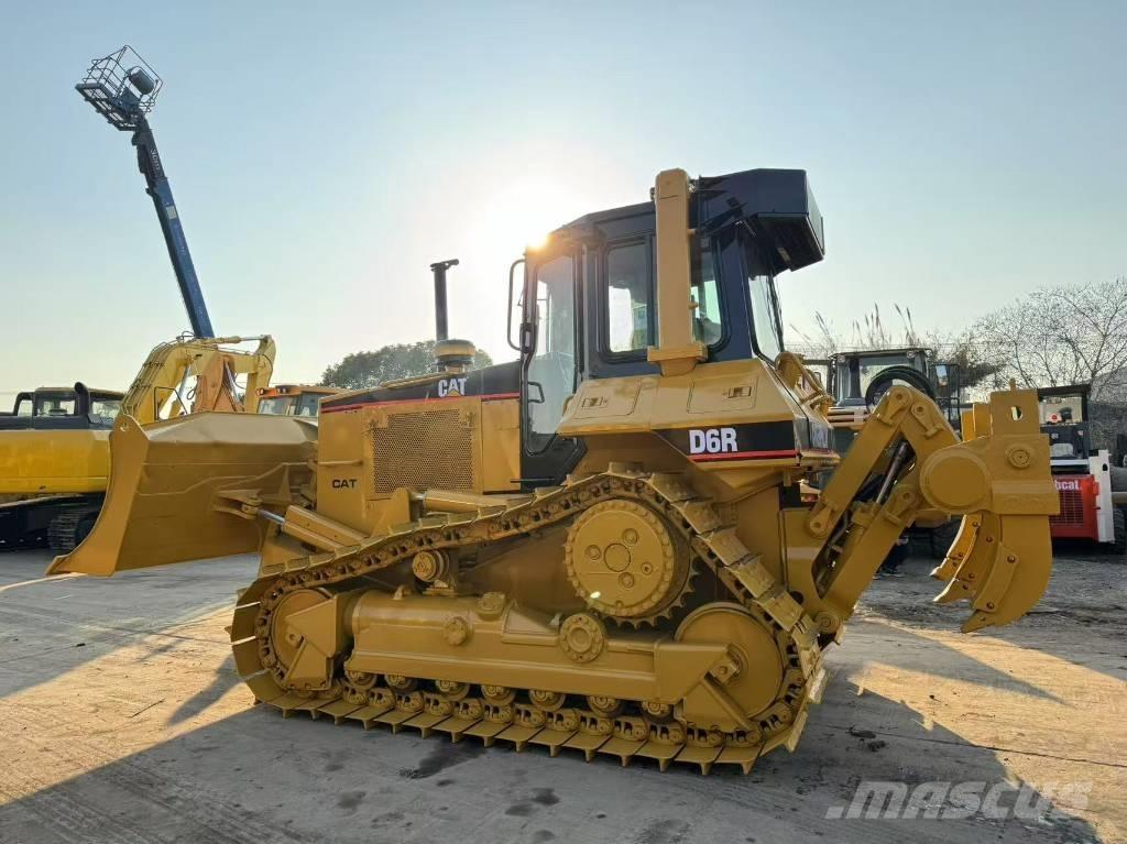 CAT D 6 R Pásové dozéry