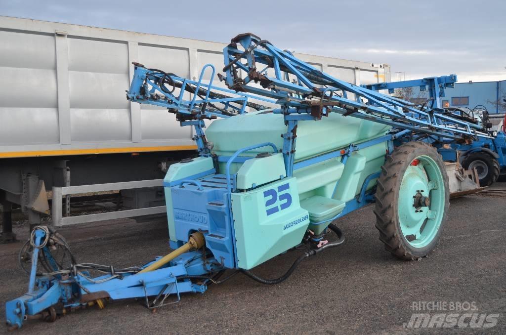 Berthoud Racer 25 Ťahané postrekovače