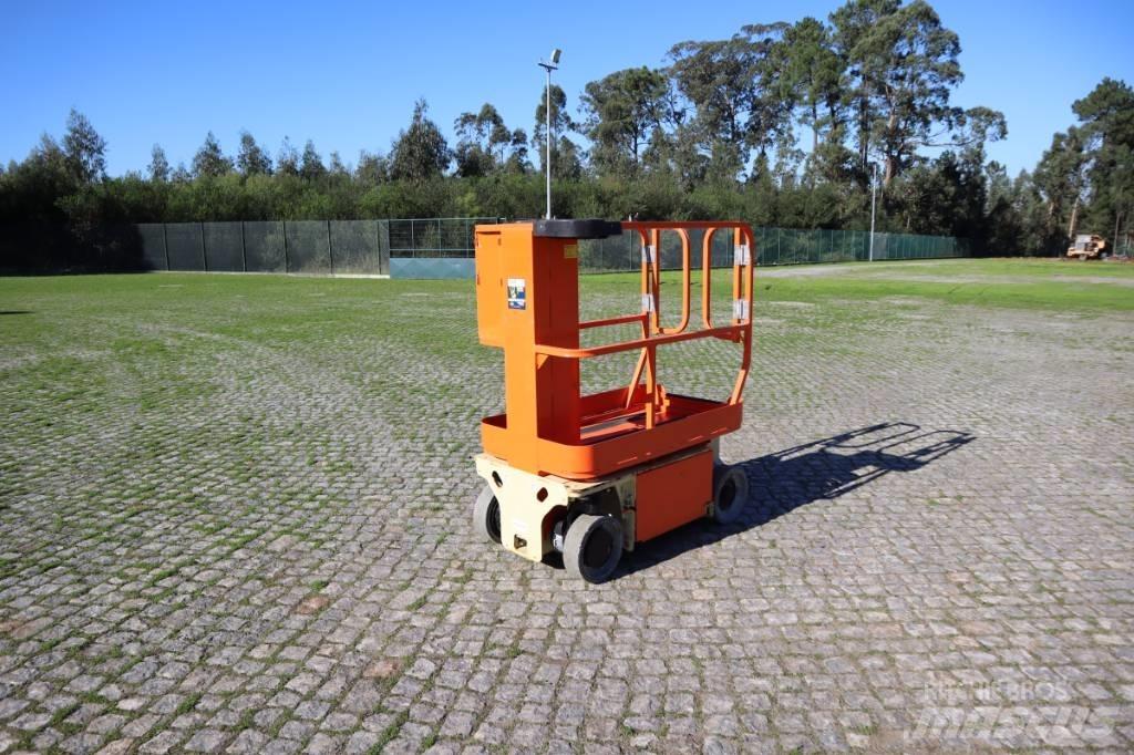 JLG 1230ES Vertikálne stĺpové výťahy