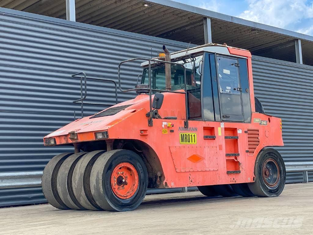 Ammann AP 240 Pneumatikové valce