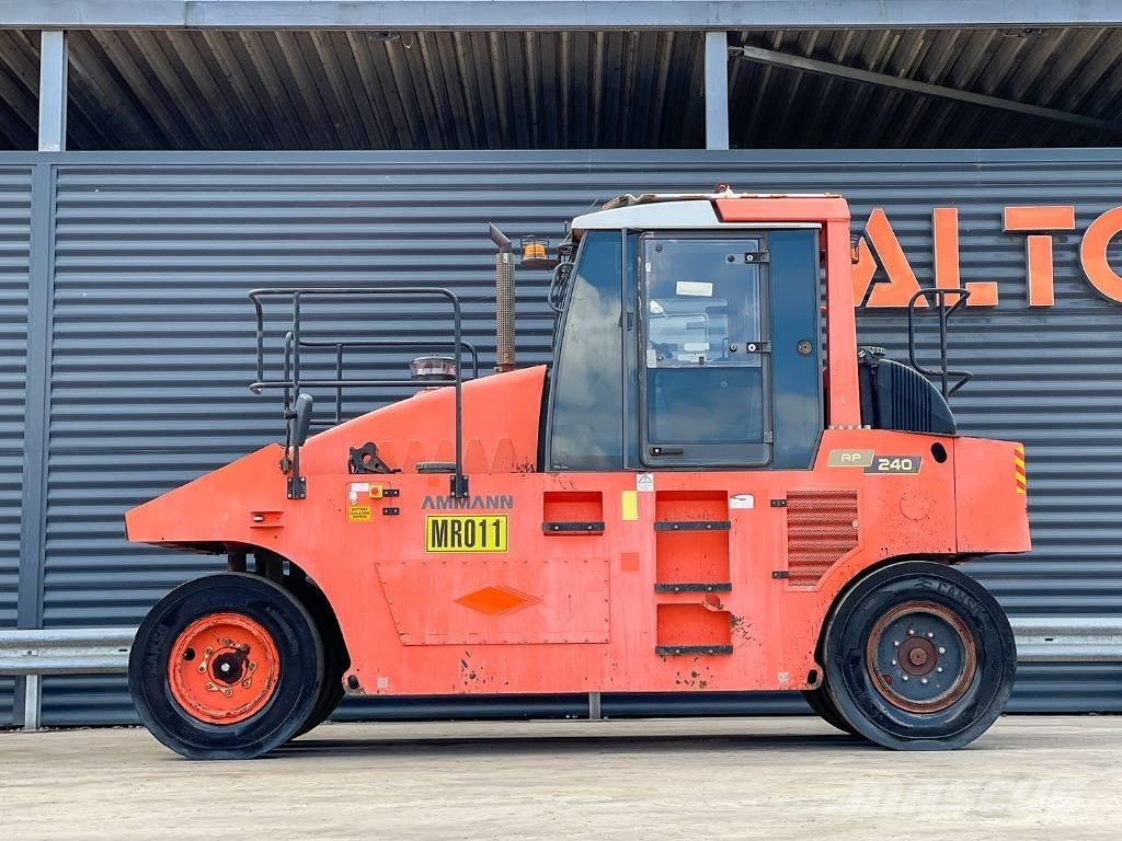 Ammann AP 240 Pneumatikové valce