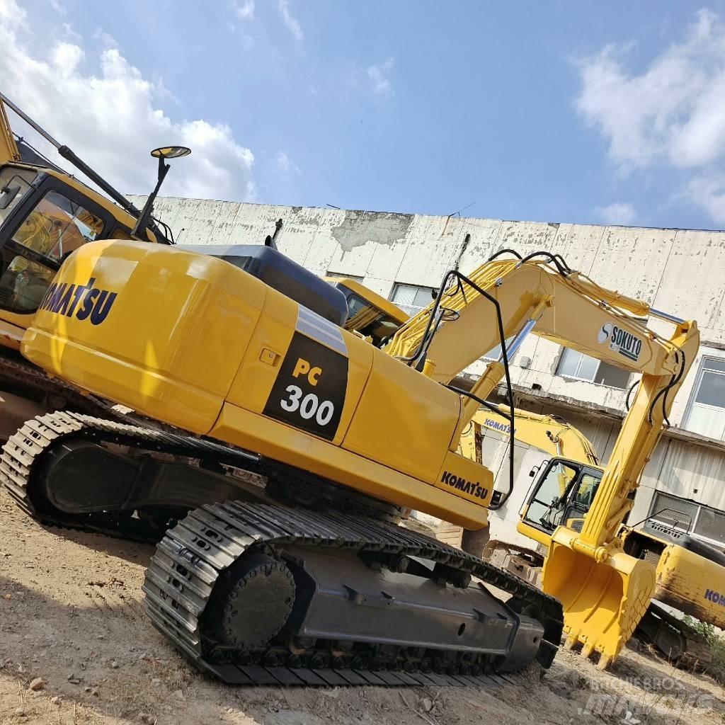 Komatsu PC300 Pásové rýpadlá